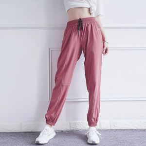All-Day Wayfarer Mid-Rise Cropped Jogger