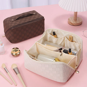 Vintage Pattern Handheld Makeup Bag