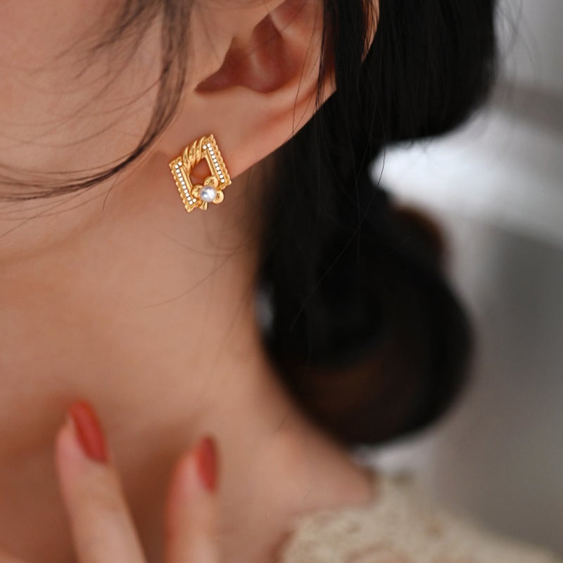 Poker Pearl Earrings