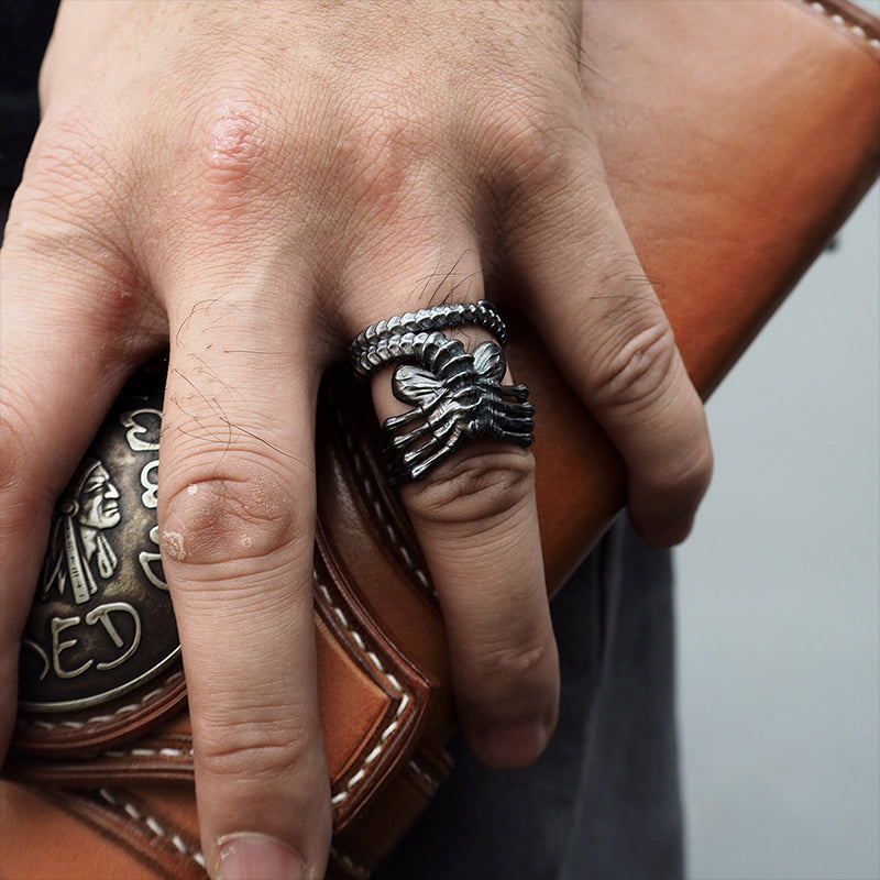 Punk Skeleton Claw Ring