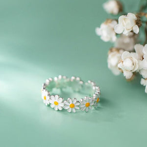Dainty Simple Flower Ring