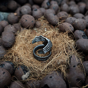 Punk Skeleton Claw Ring