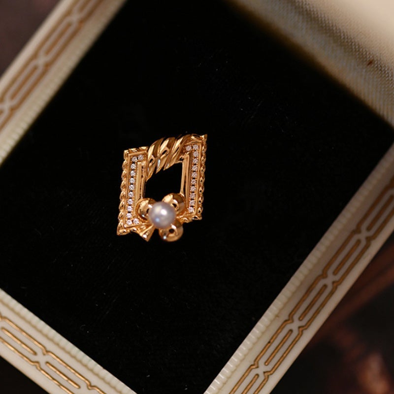 Poker Pearl Earrings